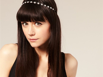 脸红适合亚麻色头发吗  脸红 美白祛黄 第4张