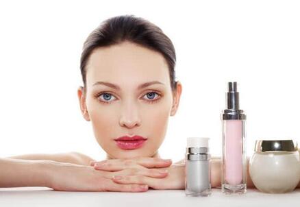 潮红的皮肤适合哪类化妆品  化妆品 美白祛黄 第2张