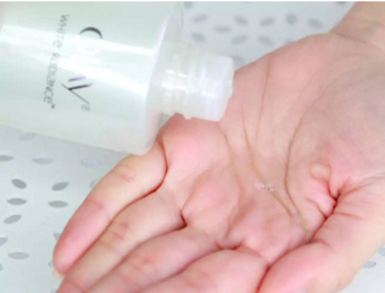 角质层薄怎么用爽肤水，教你正确使用爽肤水  爽肤水 角质层薄 美白祛黄 第2张