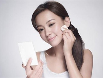 卸妆油会伤害角质层吗，皮肤健康很重要  角质层 美白祛黄 第4张