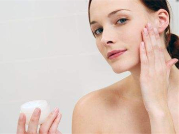 角质层薄能用神仙水吗  角质薄用护肤品 美白祛黄 第3张