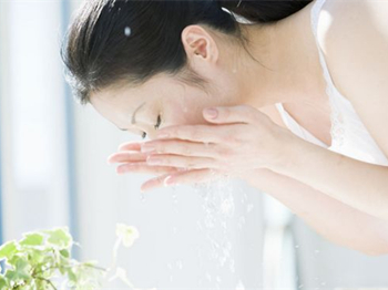 皮肤角质层厚的原因，该如何解决  角质层 美白祛黄 第3张