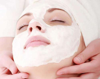 角质薄的人群，敷面膜7个误区需警惕  角质层薄 敷面膜 美白祛黄 第2张