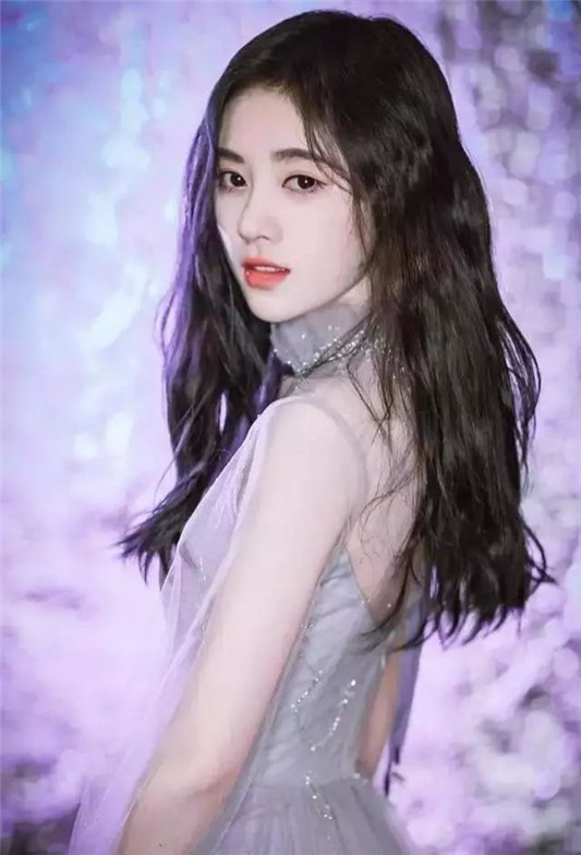 脸上有这3个特征的女生，妥妥的校花脸  女生 第3张