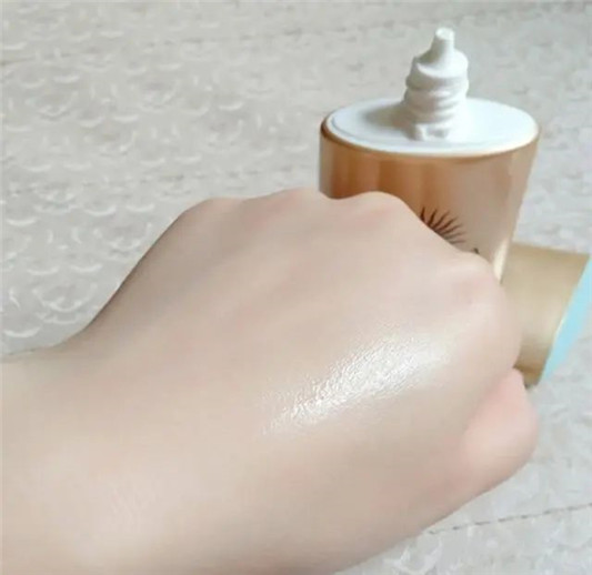 2020热门防晒霜测评，蓝胖子防水效果好碧柔很平价  防晒 防晒霜 测评 蓝胖子 碧柔 平价 第2张