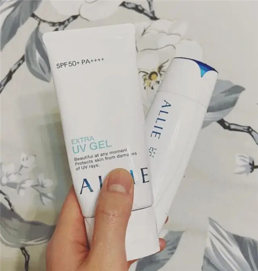 2020热门防晒霜测评，蓝胖子防水效果好碧柔很平价  防晒 防晒霜 测评 蓝胖子 碧柔 平价 第8张