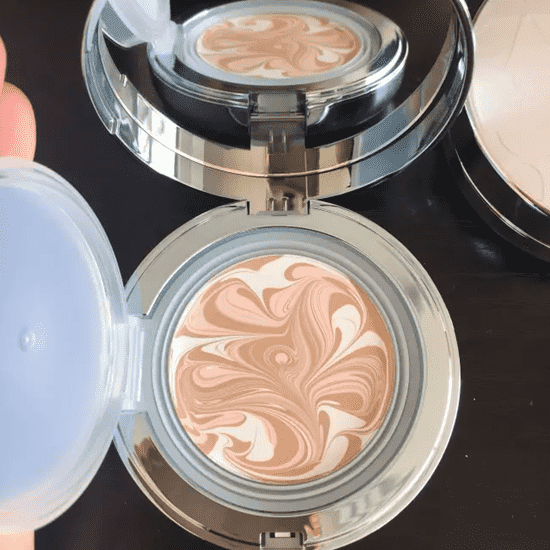 爱敬和兰芝气垫哪个好，深扒韩系两款大红气垫后立见高下