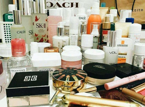 用了护肤品脸上起红血丝是怎么回事，原因分析  护肤品 美白祛黄 第3张