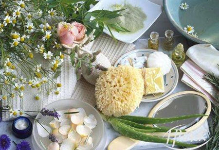 脸颊特别容易红用什么护肤品，试试这几类