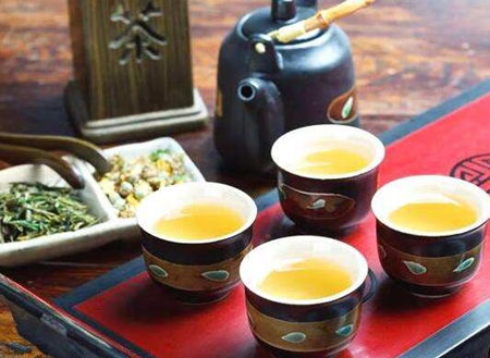 喝茶多了会产生红血丝吗，对皮肤有什么好处和好处