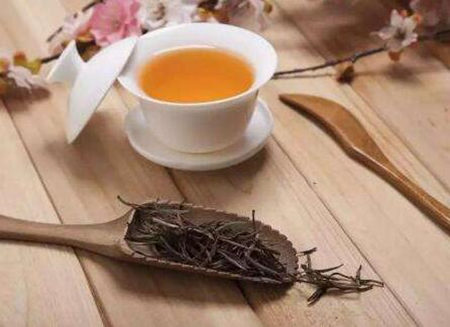 喝茶多了会产生红血丝吗，对皮肤有什么好处和好处  喝茶 美白祛黄 第4张