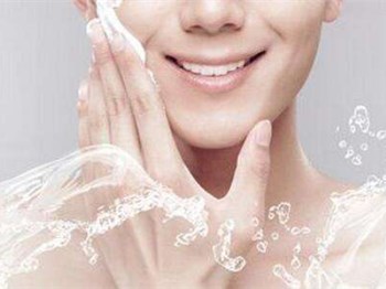 冬天怎么预防脸上长红血丝，预防开始不做大红脸  长红 血丝 美白祛黄 第2张