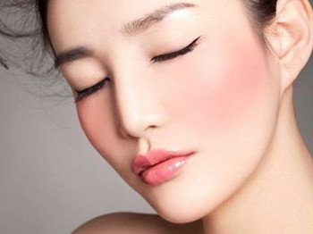 透明质酸修复红血丝吗，辨清功效再使用  红血丝 美白祛黄 第3张