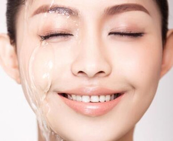 春季脸上有红血丝要补水吗，快速补水窍门