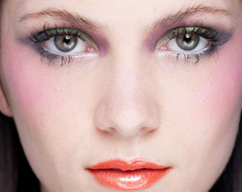 脸上皮肤红血丝是什么原因引起的