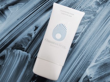 敏感肌冬天用什么护肤品，冬天给肌肤最温柔的呵护  护肤品 美白祛黄 第2张