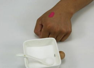 用食盐辨别口红正确吗，用盐试口红靠谱吗