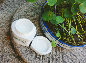 敏感肌肤用的抗老产品推荐，5款温和抗衰老  敏感肌肤用护肤品 抗衰老 美白祛黄 第5张