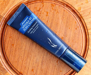 ahc b5玻尿酸防晒霜怎么样，敏感肌能用吗适合什么年龄