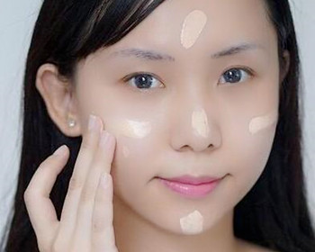 美宝莲适合敏感肌肤吗