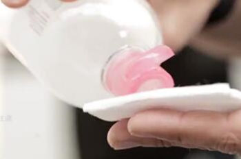 敏感肌卸妆水和卸妆乳哪个好  卸妆乳 卸妆水 敏感肌 美白祛黄 第3张