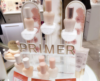 paul&joe搪瓷粉底隔离霜敏感肌肤可以用吗 粉底霜 隔离霜 美白祛黄 第3张 paul&joe搪瓷粉底隔离霜敏感肌肤可以用吗 粉底霜 隔离霜 美白祛黄 第3张