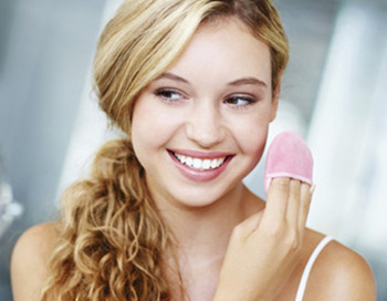 什么护肤品适合17，18岁敏感肌肤女生用