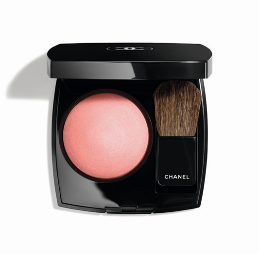 香奈儿「圆形腮红」怦然心动好气色 第2张 香奈儿「圆形腮红」怦然心动好气色 第2张
