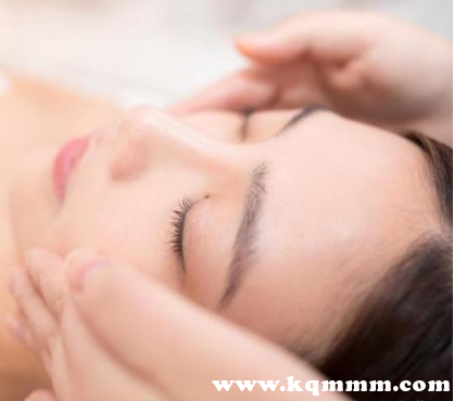 乳液和爽肤水哪个先用，爽肤水用后多久上乳液