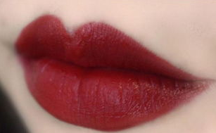 复古红口红图片，适合什么皮肤