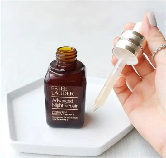 全球公认好用的5大抗老精华,堪称细纹收割机口碑爆棚 精华 第2张 全球公认好用的5大抗老精华,堪称细纹收割机口碑爆棚 精华 第2张