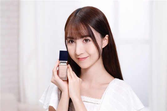 轻**必备护肤粉底，肌肤之钥钻光柔雾修护粉底液  第6张