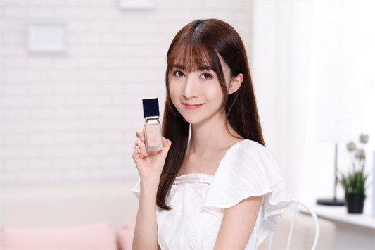 轻**必备护肤粉底，肌肤之钥钻光柔雾修护粉底液  第7张