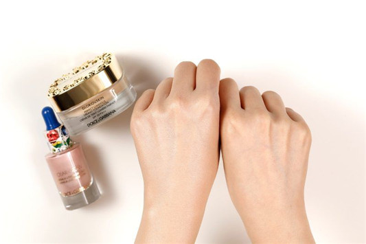 DG Beauty 全新Solar Glow系列，伪素颜妆必备  第3张