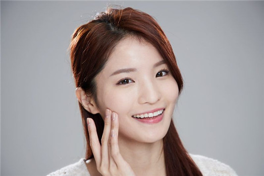 上妆时间愈久妆感愈漂亮，肌肤之钥钻光柔雾修护粉底液  第5张