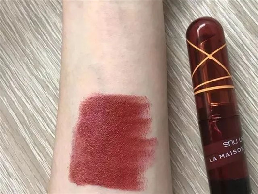 6支秋冬必备平价红棕色口红推荐 口红 第5张 6支秋冬必备平价红棕色口红推荐 口红 第5张