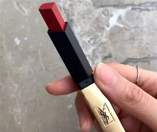 6支秋冬必备平价红棕色口红推荐 口红 第7张 6支秋冬必备平价红棕色口红推荐 口红 第7张