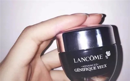 从兰蔻小黑瓶眼霜到19年限量口红，盘点兰蔻不可错过的5款爆品