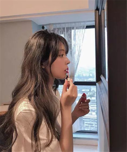 为什么有些女人化妆很在行，却化不出美人感大概是这几点  妆容 口红 粉底 第2张