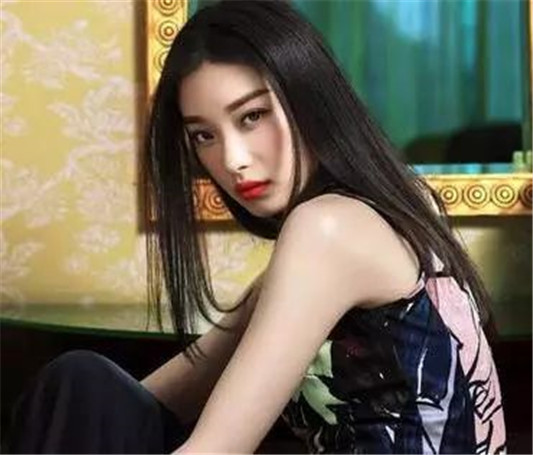 每天都「涂口红」的女人，几年后会发生什么变化看完你就懂了