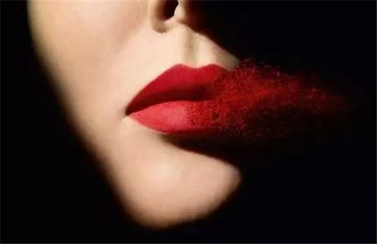 每天都「涂口红」的女人，几年后会发生什么变化看完你就懂了  口红 唇部 导致 第6张