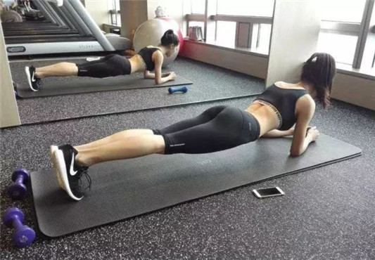 好皮肤是慢慢养出来的，每天坚持这3个习惯轻松养成「干净脸」  皮肤 护肤 防晒 第4张