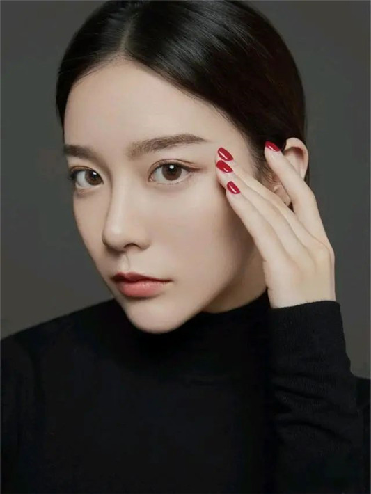 热门洗面奶测评，前两款温和好用后两款拔干挑肤质