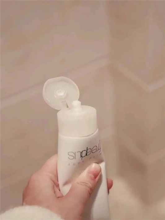 热门洗面奶测评，前两款温和好用后两款拔干挑肤质  洗面奶 测评 第5张