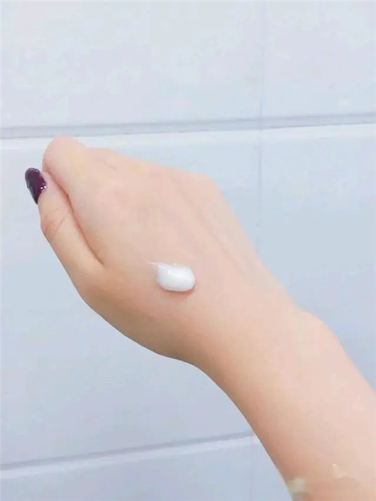 热门洗面奶测评，前两款温和好用后两款拔干挑肤质  洗面奶 测评 第7张