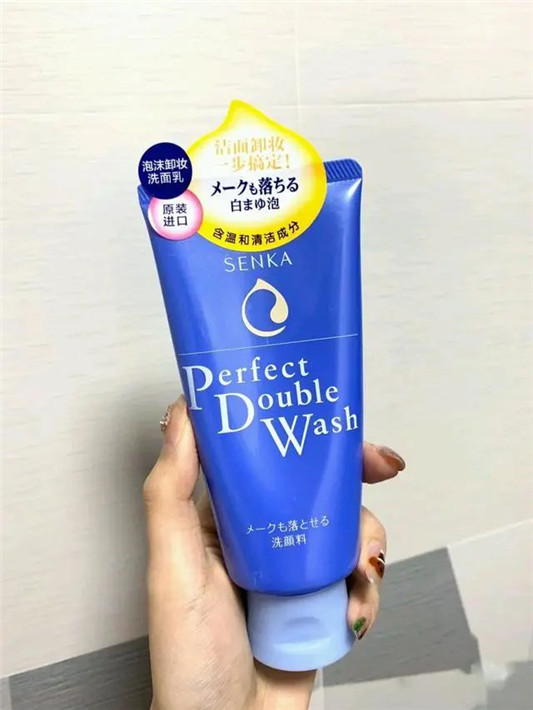 热门洗面奶测评，前两款温和好用后两款拔干挑肤质  洗面奶 测评 第8张