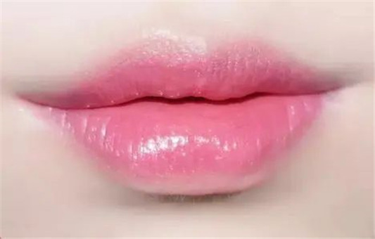 李佳琦一年要试色「上千支口红」，为什么嘴巴还那么Q弹  口红 嘴巴 第7张