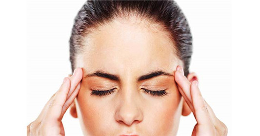 4个最快速去眼袋的小窍门