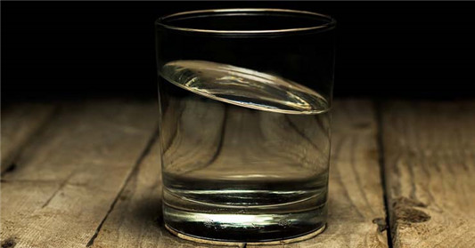 喝热水对健康有好处吗