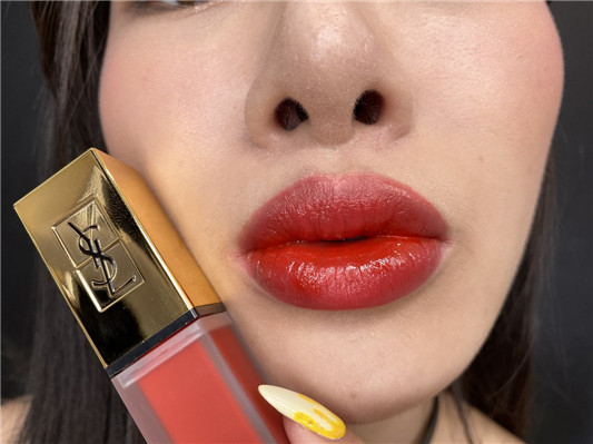 圣罗兰2020七夕情人节限定，猎爱讯号情慾狂放  唇膏 唇露 香水 香精 淡香精 新品 ** 滋润 香味 ** 清新 闪烁 雾面 细緻 轻盈 宝宝 疗癒香氛 春季彩妆 唇彩新品 雾面唇膏 第6张